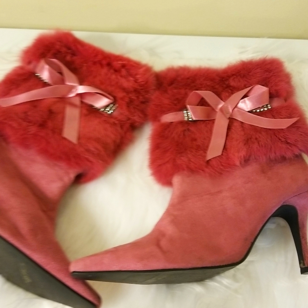 Pink boots with fur and rhinestones